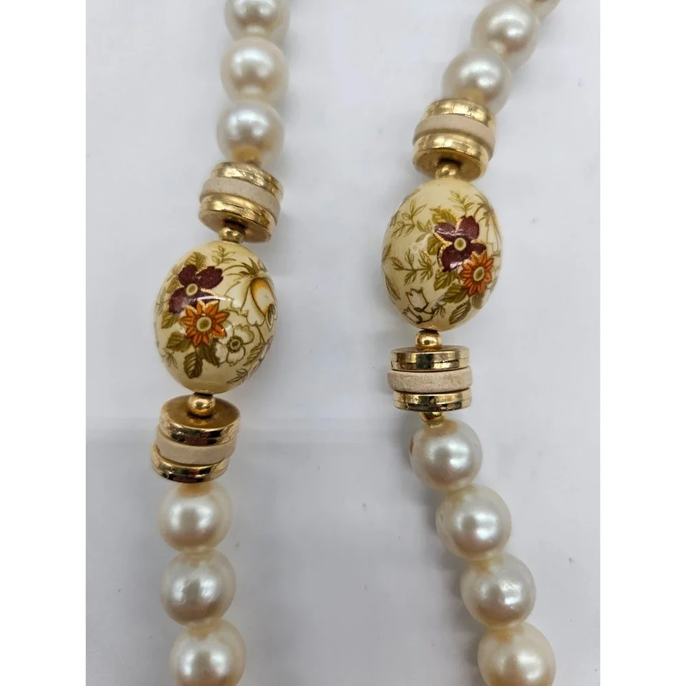 Vintage Japan Faux Pearl Painted Floral Flower‎ Bead 26